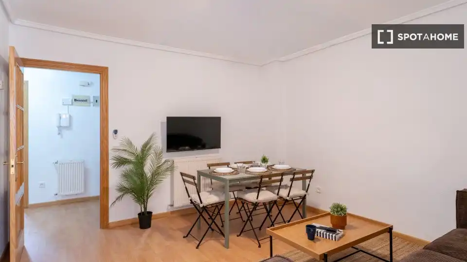 Dining room of Flat for rent in Madrid  with Air Conditioner, Heating and Furnished