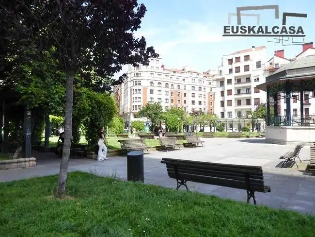 Vista exterior de Piso en venta en Bilbao  con Terraza