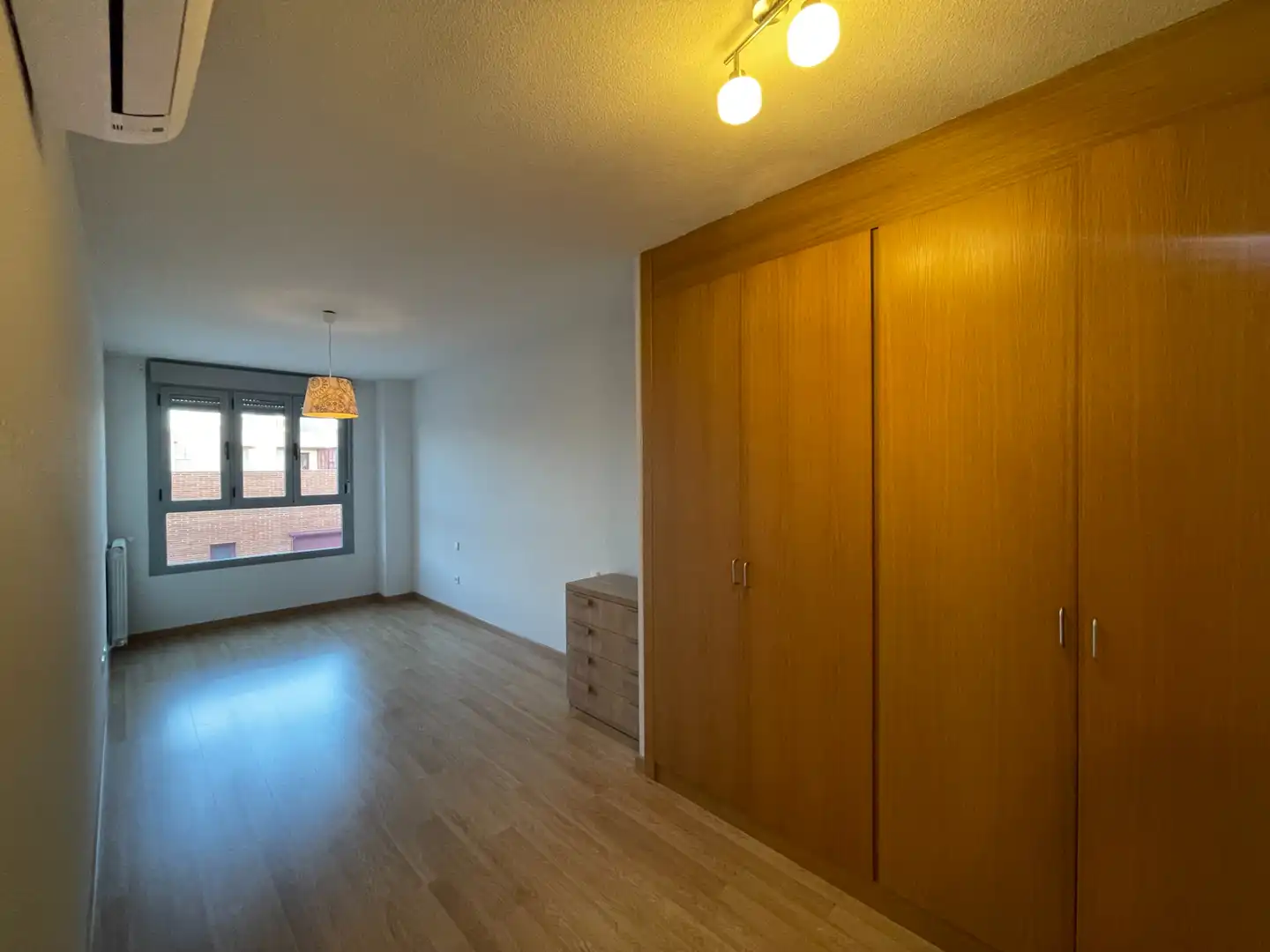Schlafzimmer von Wohnung zur Miete in San Sebastián de los Reyes mit Heizung, Abstellraum und Ofen