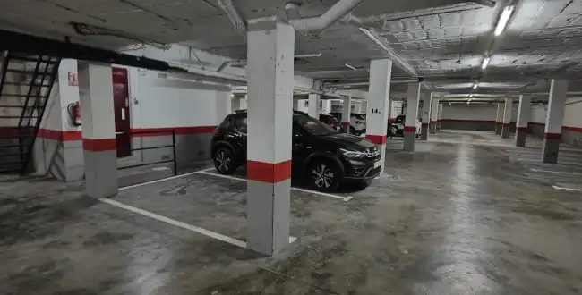 Aparcament de Garatge en venda en Girona
