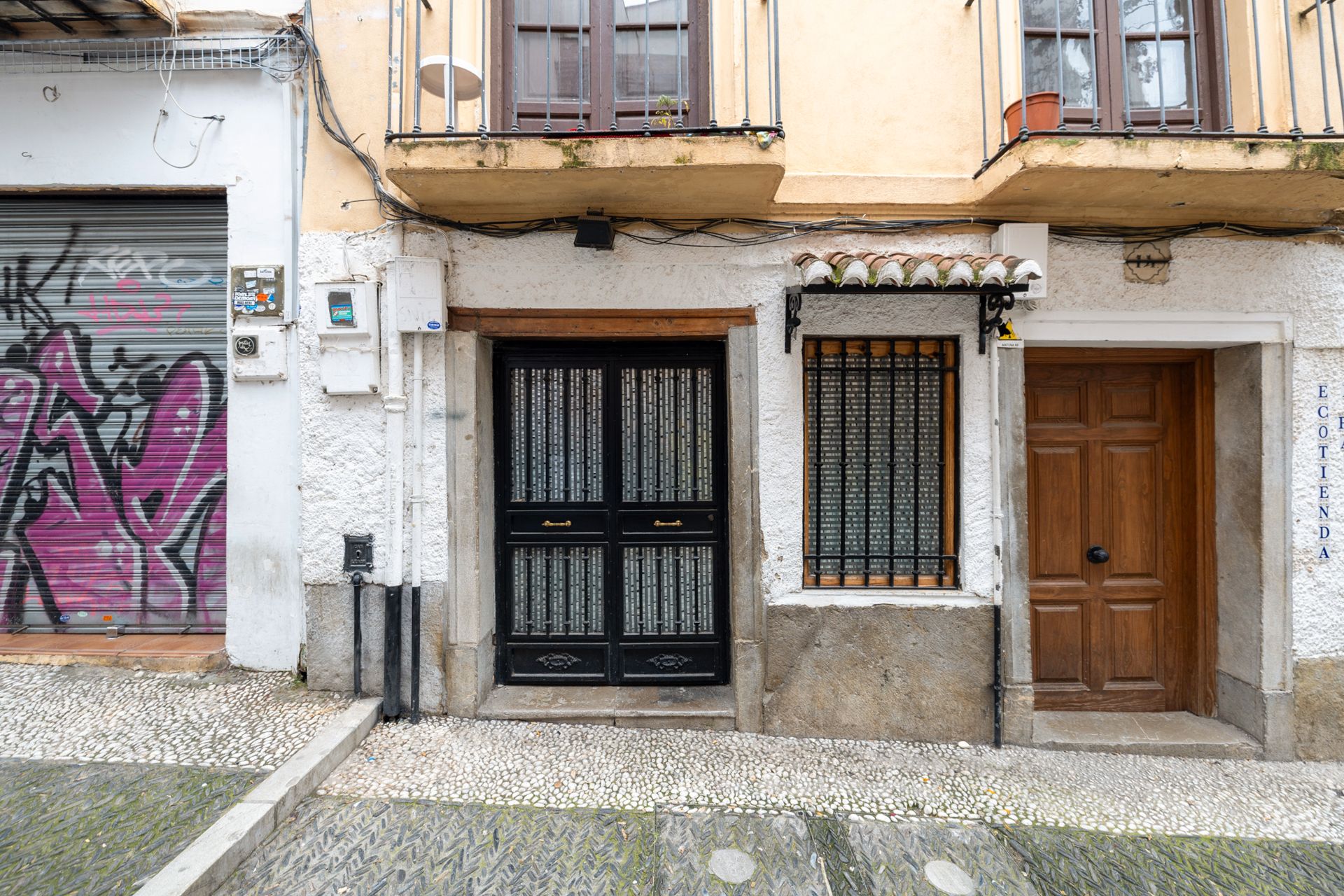 Exterior view of Premises for rent in  Granada Capital