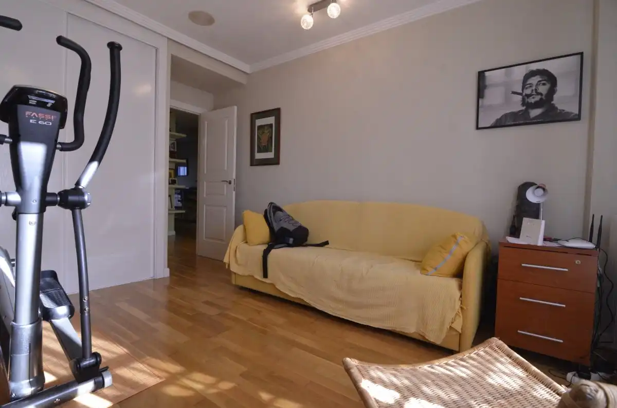 Habitación de Casa adosada en venta en Doñinos de Salamanca con Calefacción, Parquet y Terraza