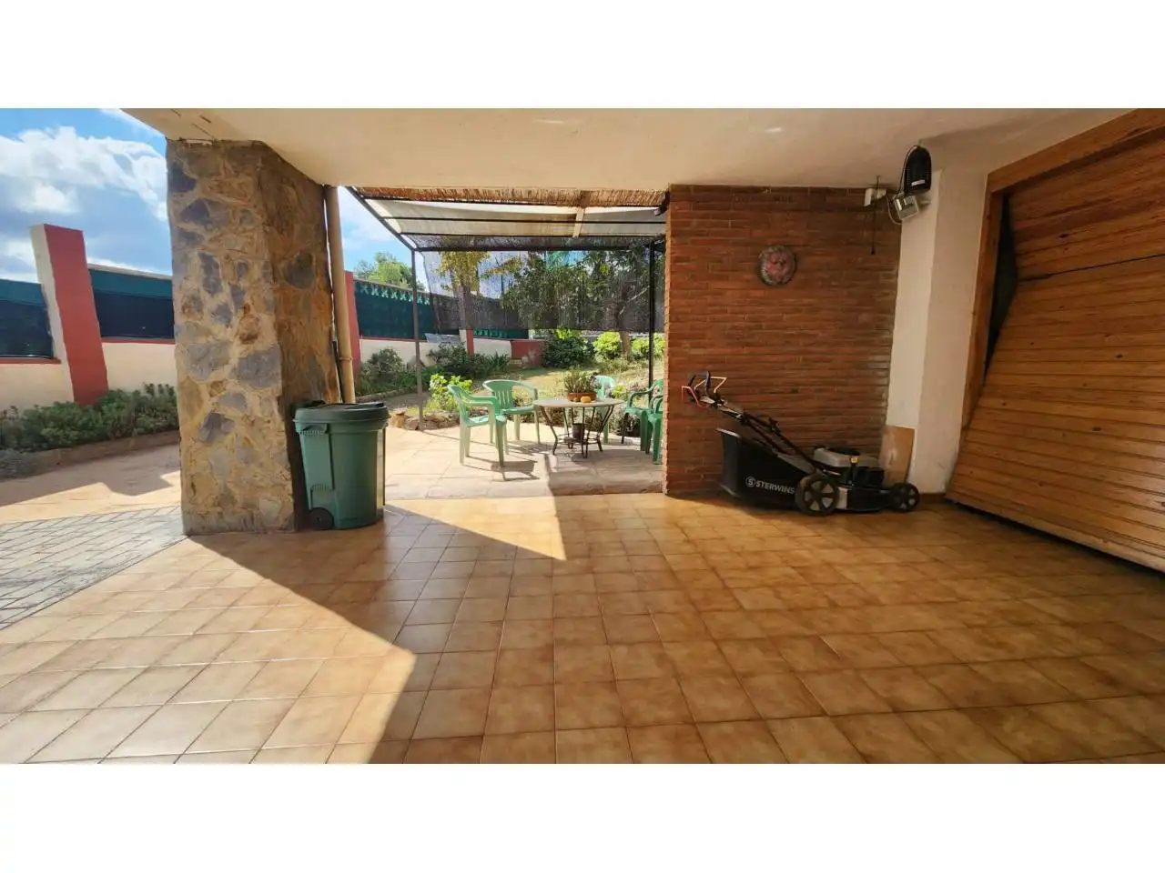 Jardí de Casa o xalet en venda en Barberà del Vallès amb Aire condicionat, Calefacció i Jardí privat