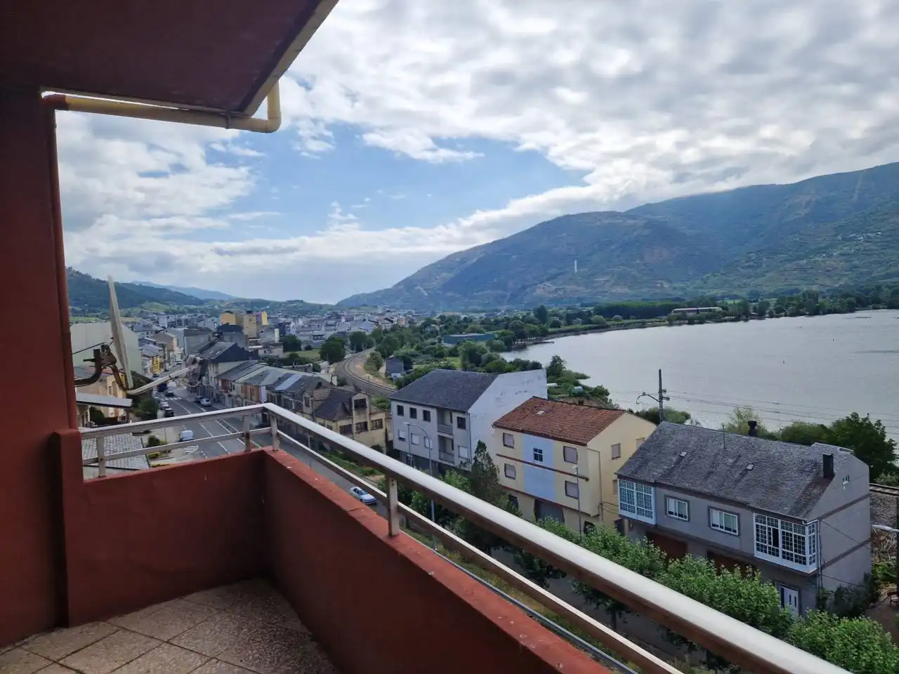Balcony of Flat for sale in A Rúa 