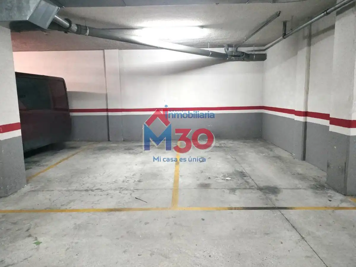 Parking de Piso en venta en Miranda de Ebro con Calefacción, Terraza y Trastero