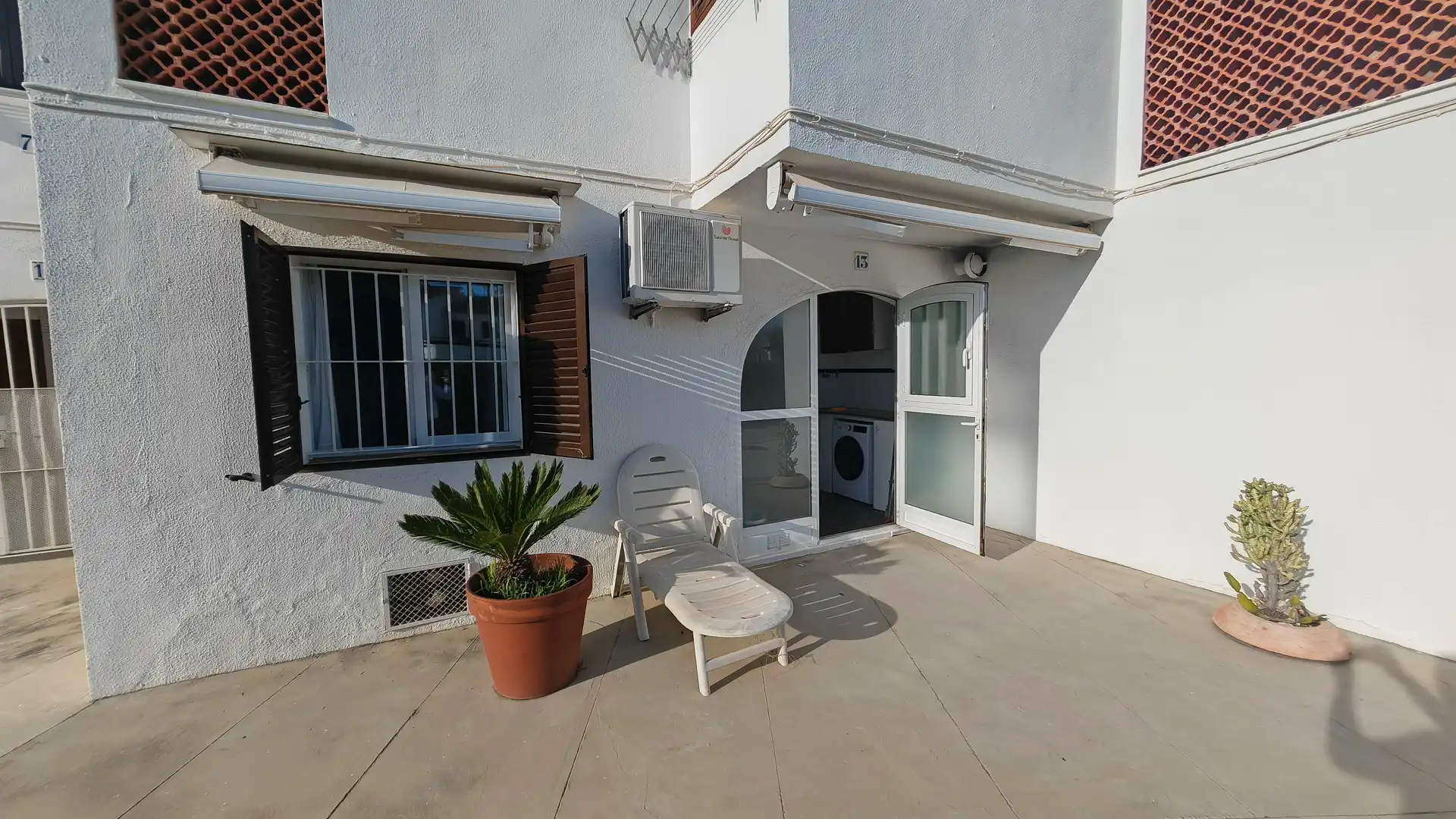 Vista exterior de Casa adosada en venta en Dénia con Aire acondicionado, Terraza y Trastero