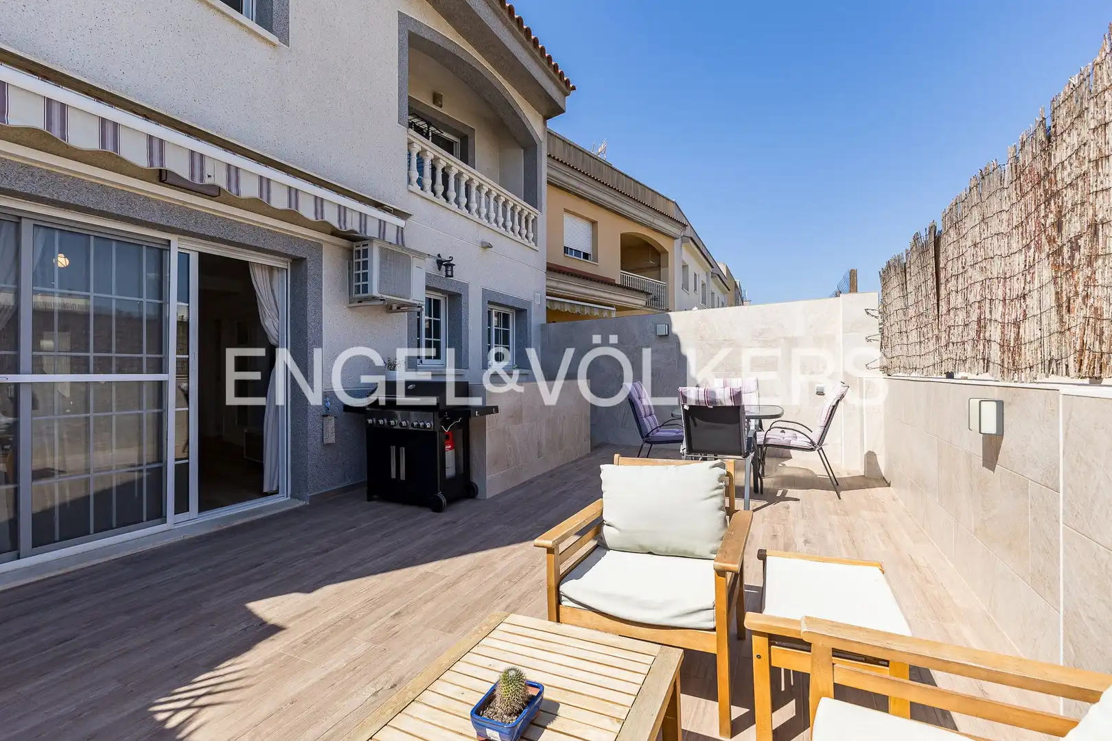 Terraza de Casa o chalet en venta en Vilanova i la Geltrú con Aire acondicionado, Calefacción y Terraza