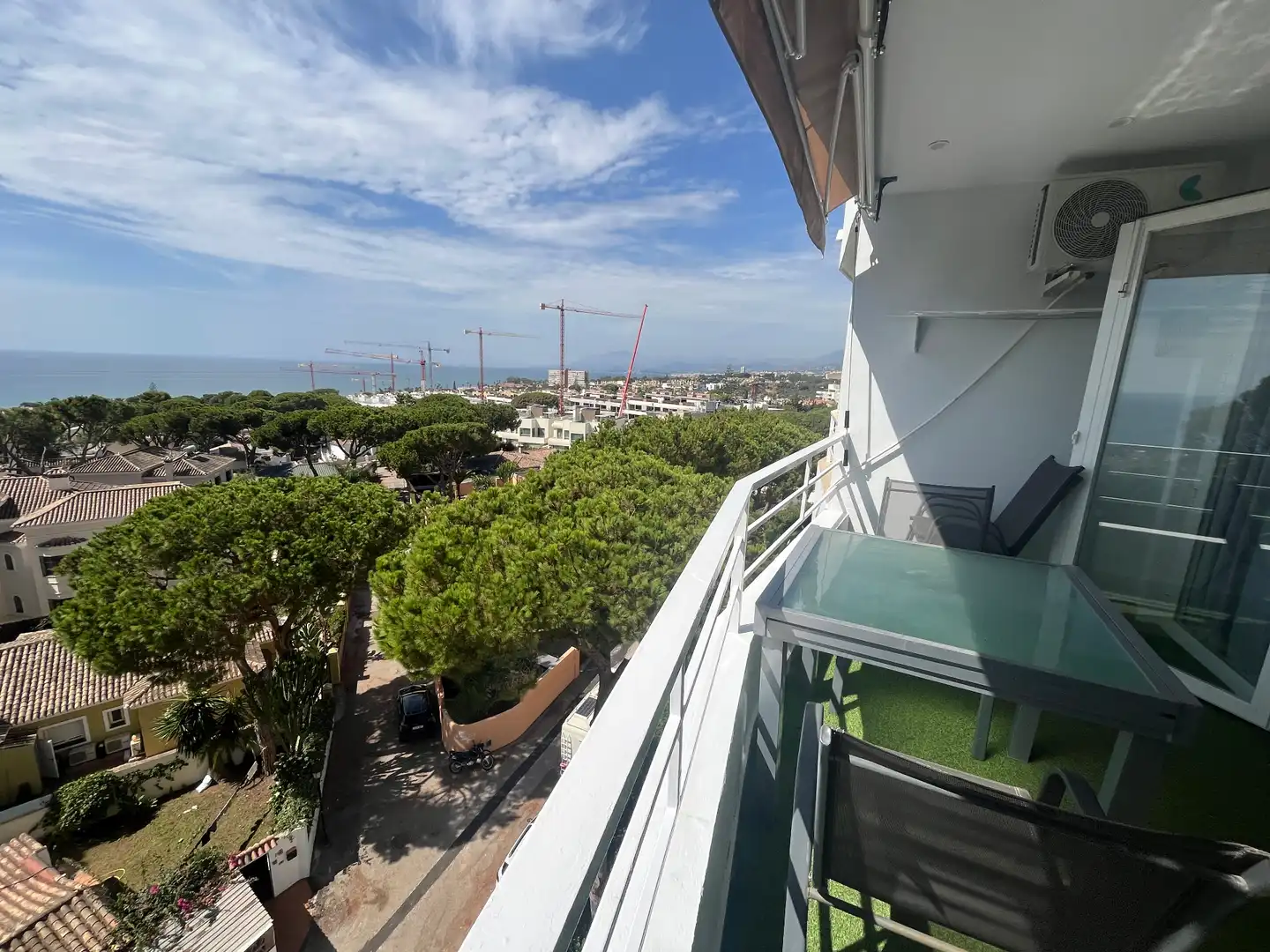 Vista exterior de Apartament de lloguer en Marbella amb Aire condicionat, Terrassa i Moblat