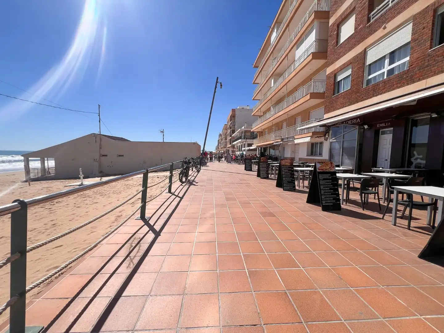 Vista exterior de Ático en venta en Guardamar del Segura con Terraza, Amueblado y Horno