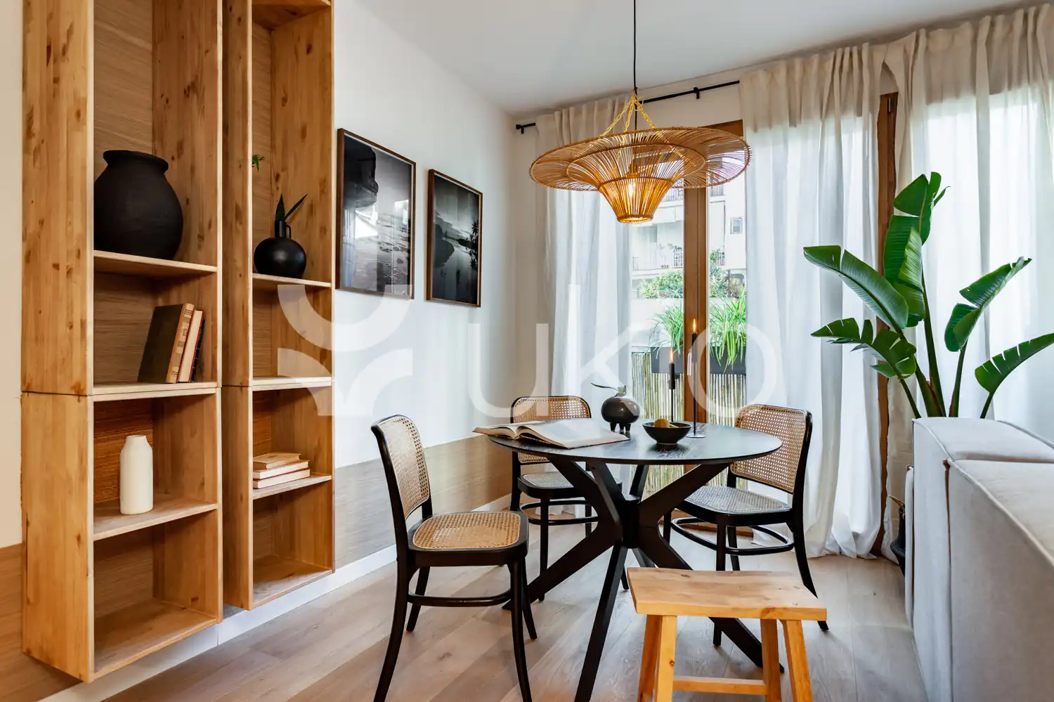 Comedor de Apartamento de alquiler en Barcelona con Aire acondicionado, Calefacción y Amueblado