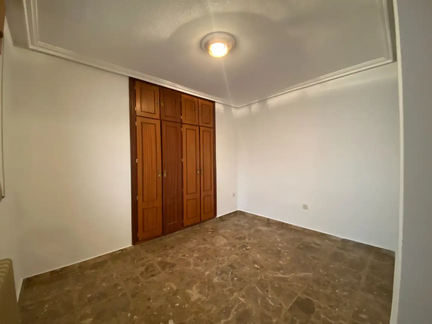 Piso en venta en Ciudad Real con Calefacción, Terraza y Balcón