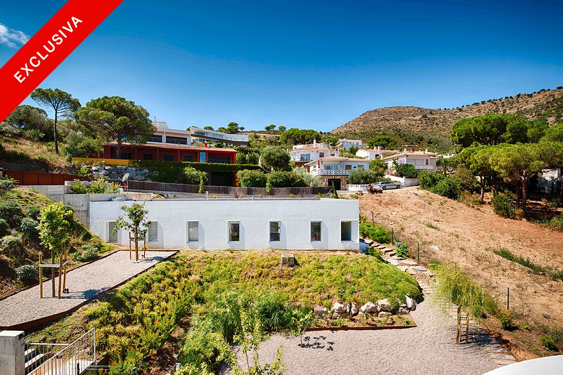 Vista exterior de Casa o chalet en venta en El Port de la Selva con Calefacción, Jardín privado y Piscina