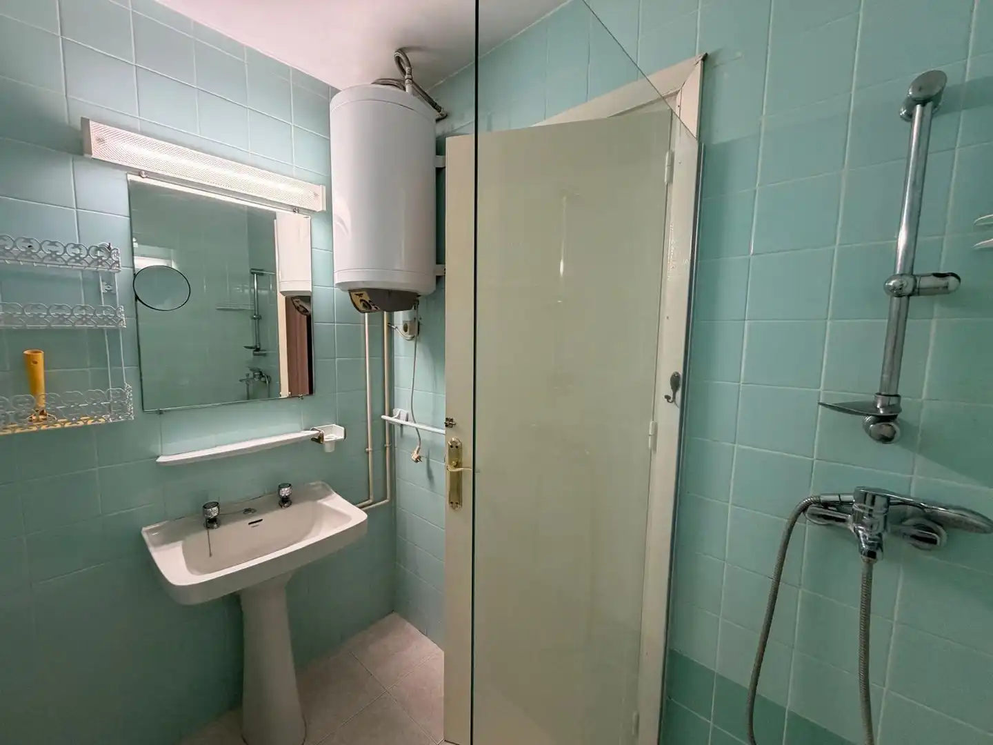 Bathroom of Apartments for rent in Solymar