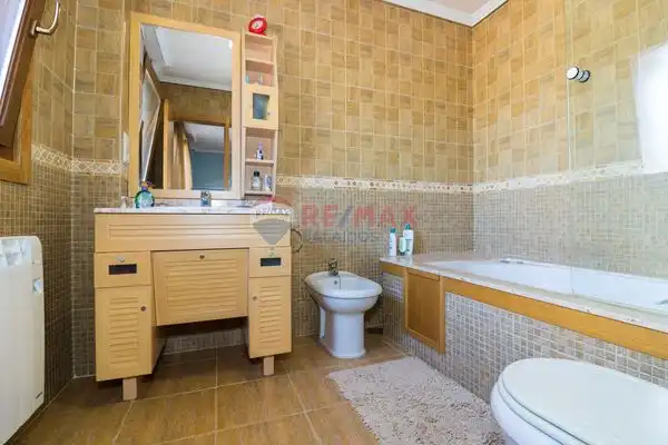 Bany de Casa o xalet en venda en A Guarda   amb Calefacció, Jardí privat i Parquet