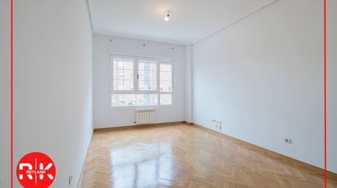 Foto 2 de Piso en venta en Ciudad 70, Coslada