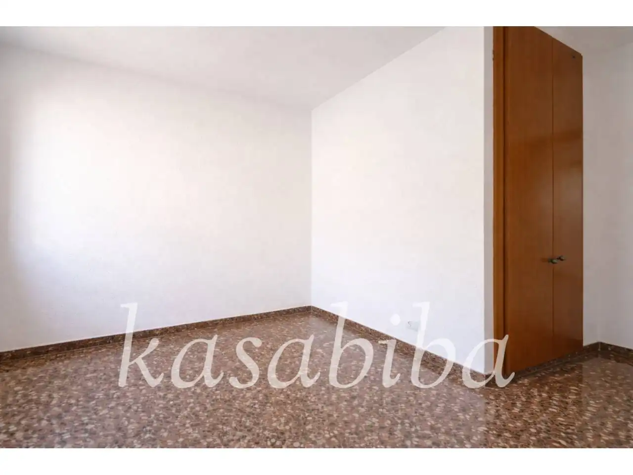Piso en venta en Calle Ramón Muntaner, Avenida de la Paz