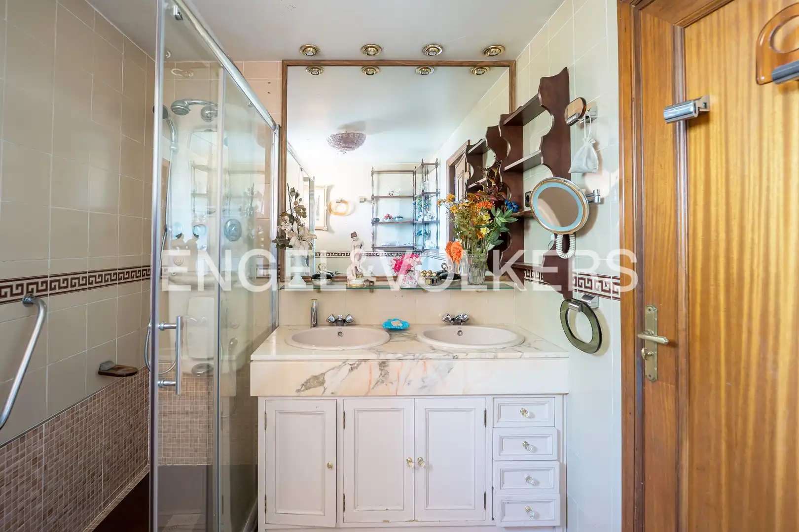 Bathroom of Houses for sale in Madrid  with Air Conditioner, Heating and Private garden