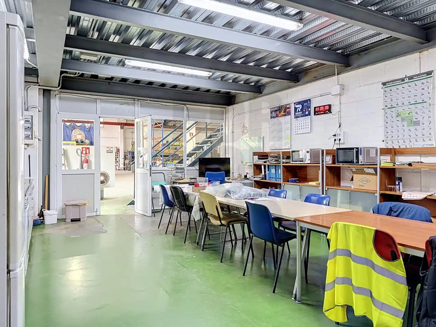 Industrial buildings for sale in Segura