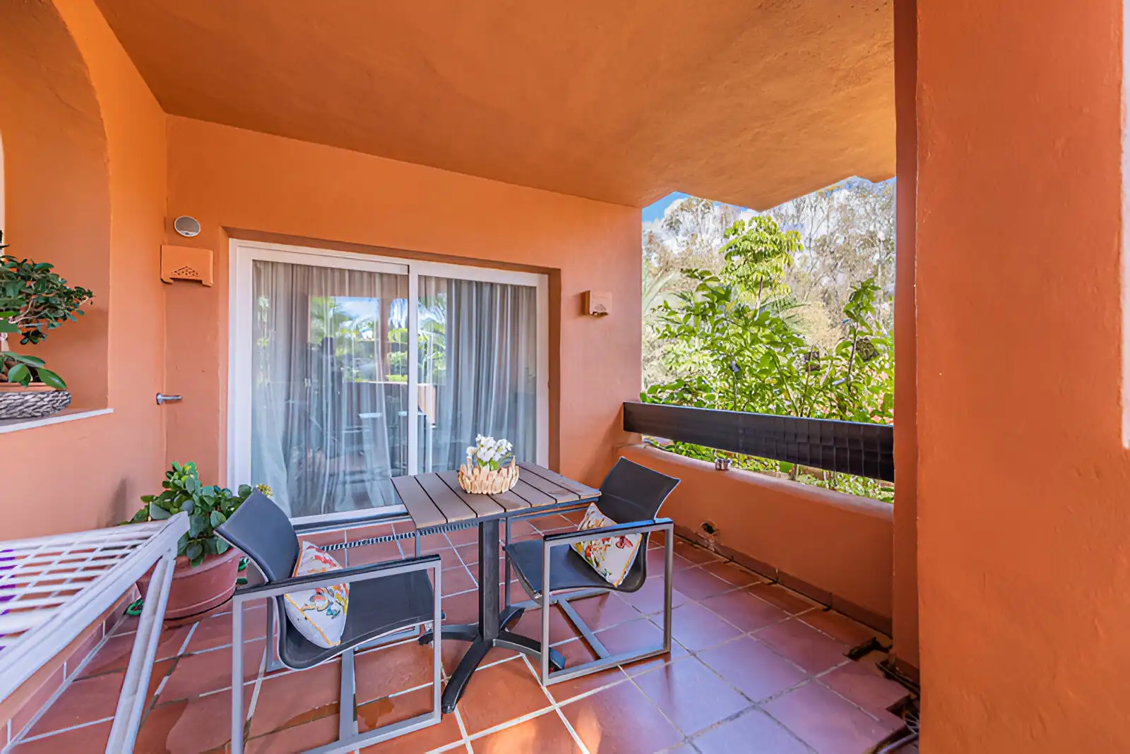Apartament amb piscina en venda a Nueva Andalucía, imagen 2