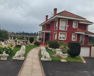 Vista exterior de Casa o xalet en venda en Gijón  amb Terrassa i Piscina