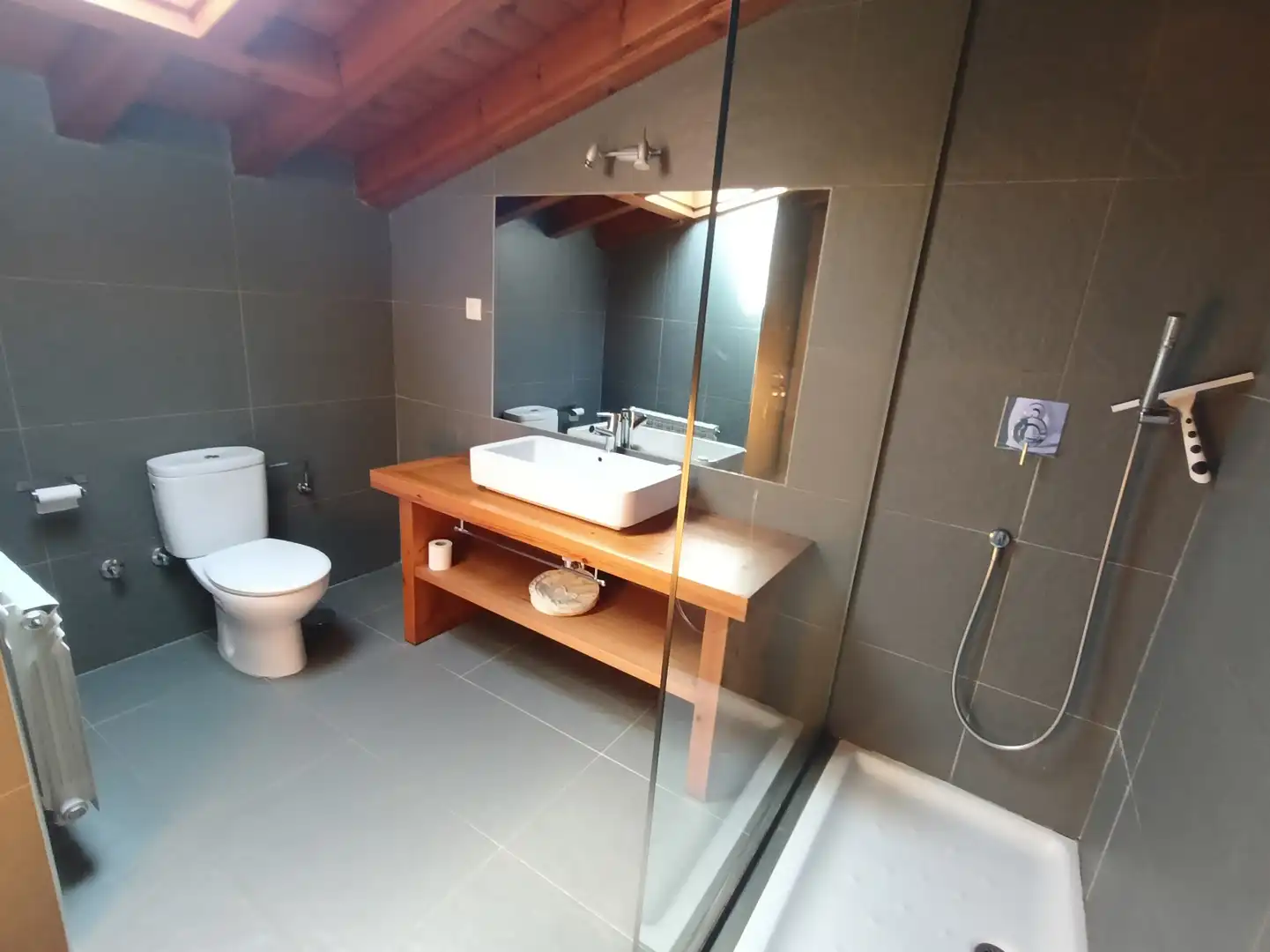 Badezimmer von Haus oder Chalet zur Miete in Molledo mit Heizung und Privatgarten