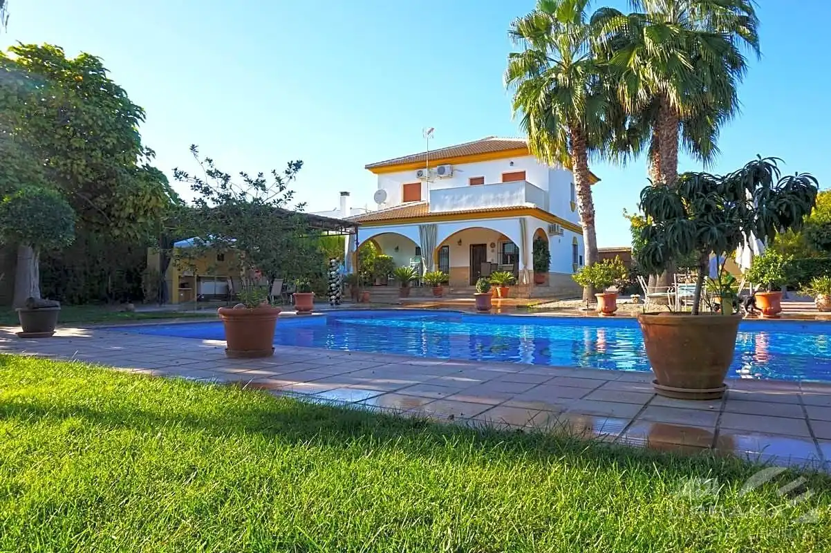 Jardí de Casa o xalet en venda en Lucena amb Aire condicionat, Jardí privat i Terrassa