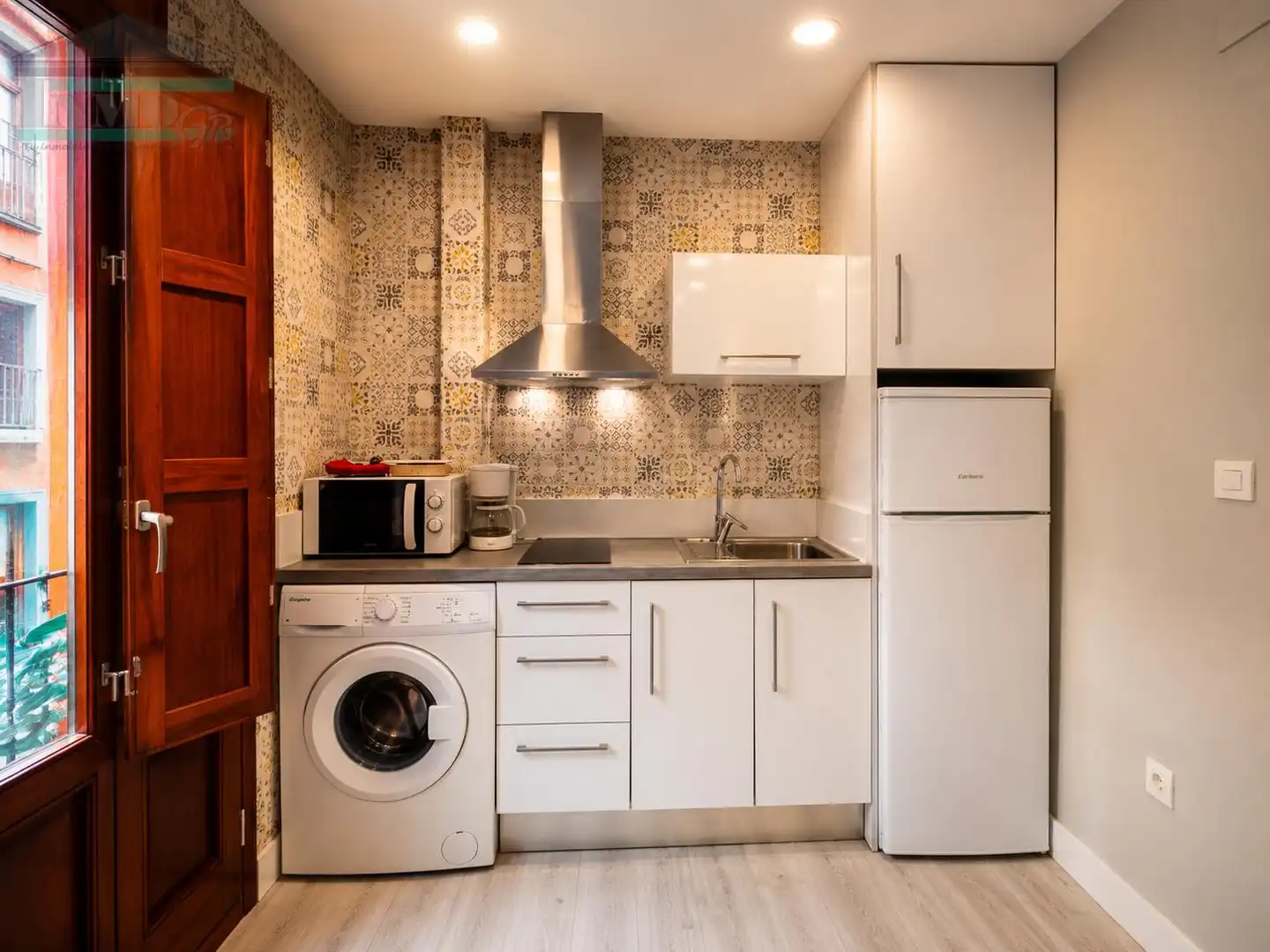 Cocina de Estudio de alquiler en Granada con Aire acondicionado, Parquet y Amueblado