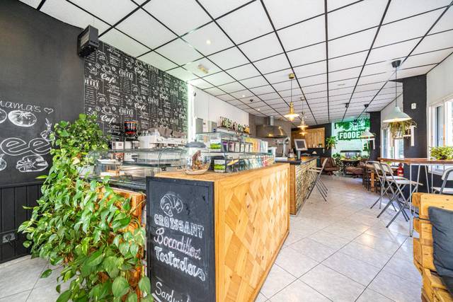 Local comercial en Alquiler en Carrer SANT BARTOMEU en S'Arenal