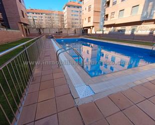 Swimming pool of Flat for sale in  Logroño  with Air Conditioner, Heating and Private garden