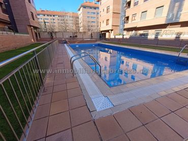 Appartement avec piscine à vendre à Calle Rodrigo de Arriaga Mendo