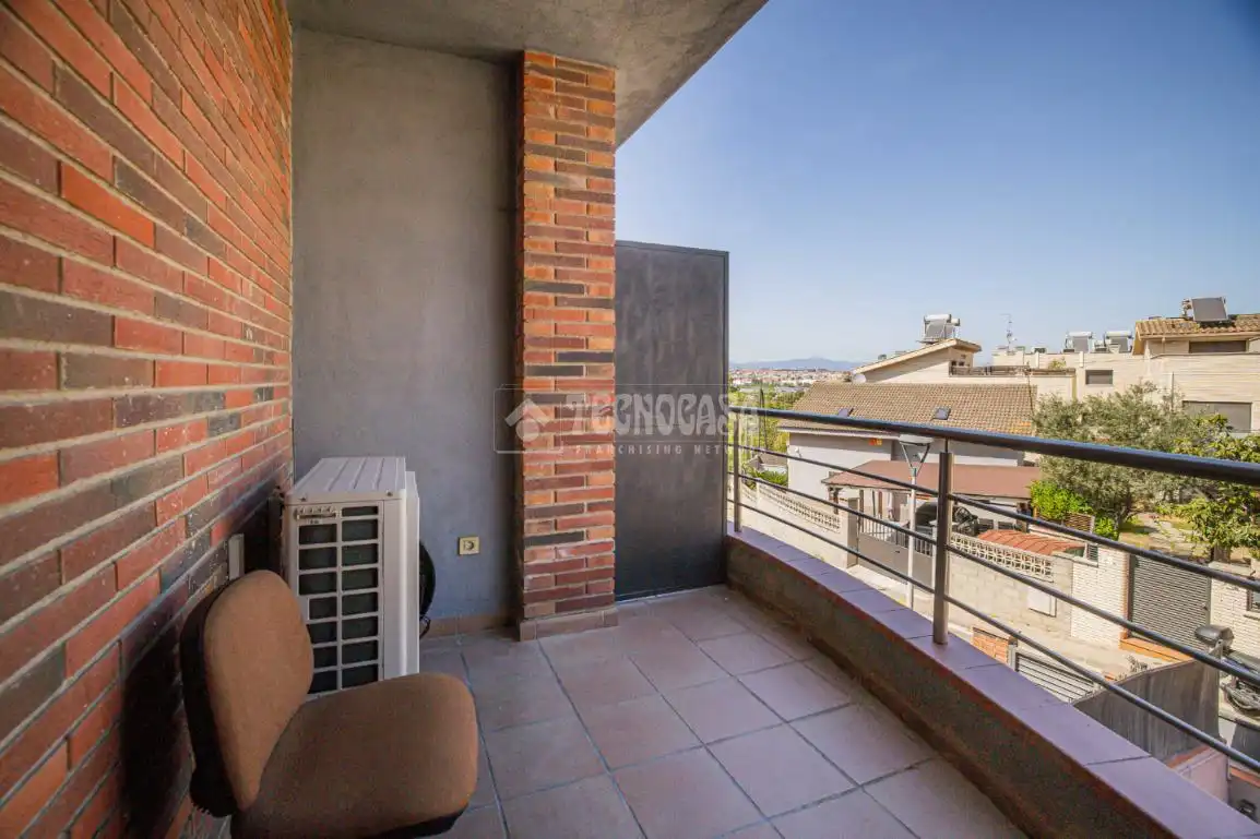 Terrassa de Casa adosada en venda en Montcada i Reixac amb Aire condicionat, Calefacció i Terrassa