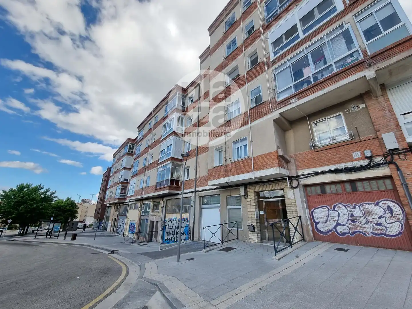 Exterior view of Flat for rent in Burgos Capital  with Heating, Terrace and Furnished