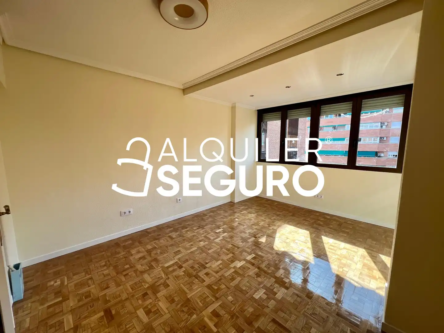 Bedroom of Flat for rent in Madrid  with Air Conditioner, Heating and Terrace