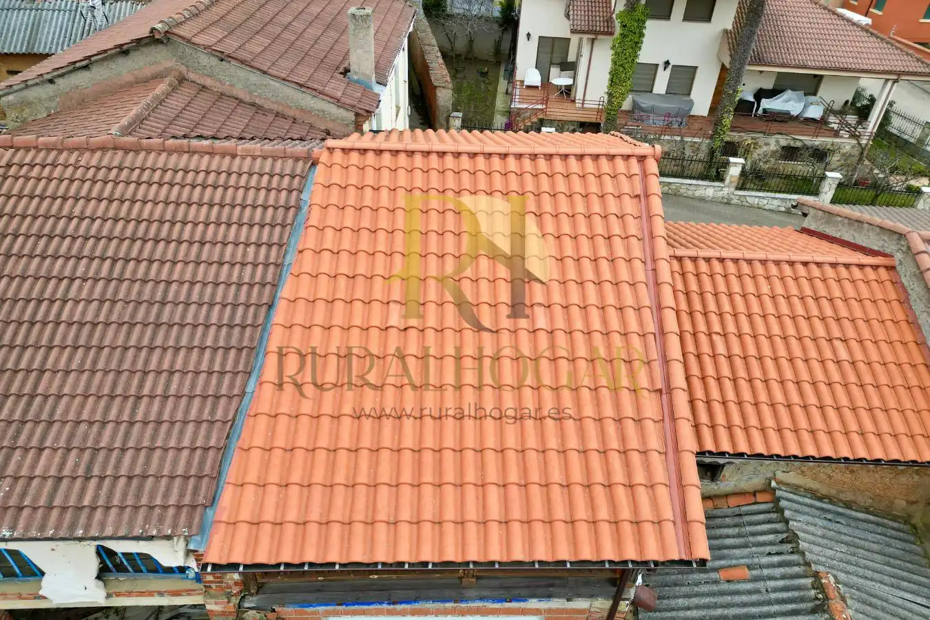 Vista exterior de Casa adosada en venta en Llamas de la Ribera con Terraza