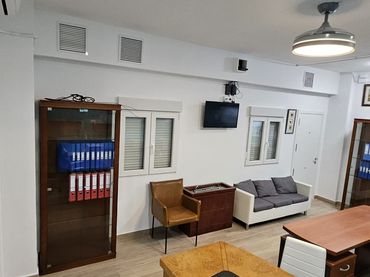 Local comercial en venta en Carrer Angel Guimerà 12