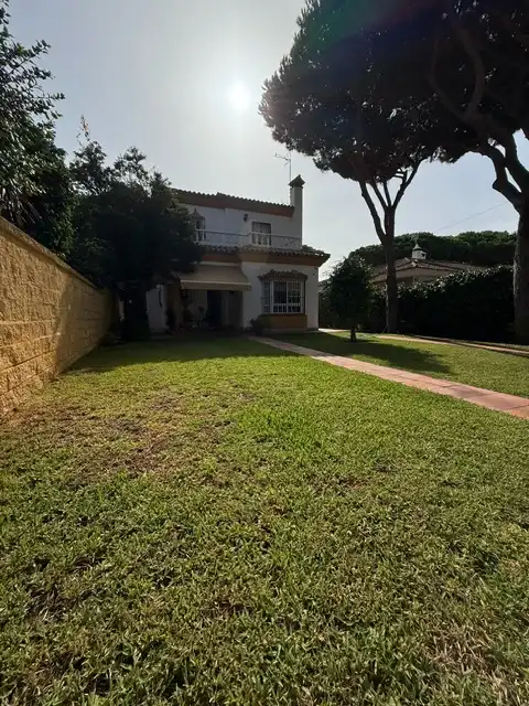 Jardí de Casa o xalet en venda en Chiclana de la Frontera amb Aire condicionat, Terrassa i Moblat