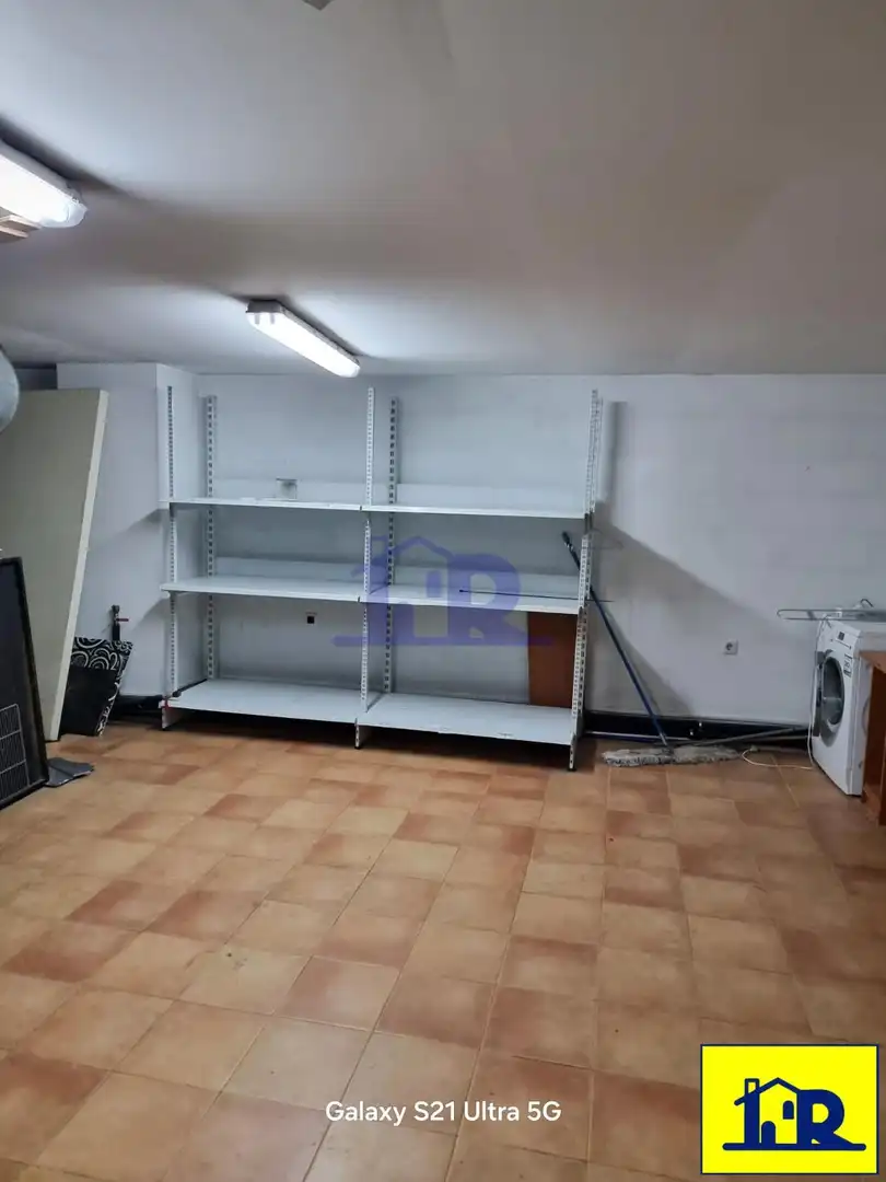 Local de lloguer en Cuenca amb Aire condicionat i Moblat