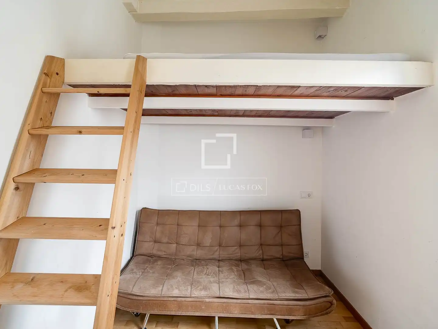 Schlafzimmer von Wohnung zum Verkauf in Barcelona mit Klimaanlage und Heizung