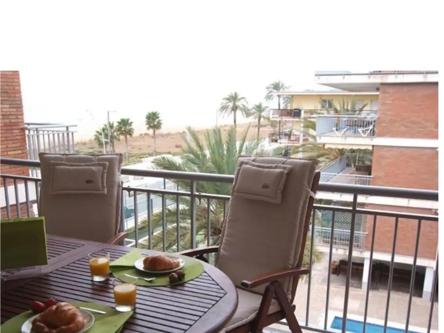 Terrasse von Wohnung zum Verkauf in Castelldefels mit Klimaanlage, Terrasse und Balkon