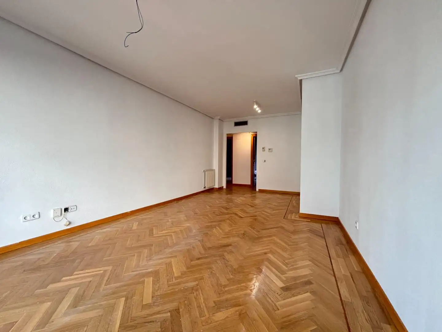 Living room of Flat for rent in Madrid  with Air Conditioner, Heating and Private garden