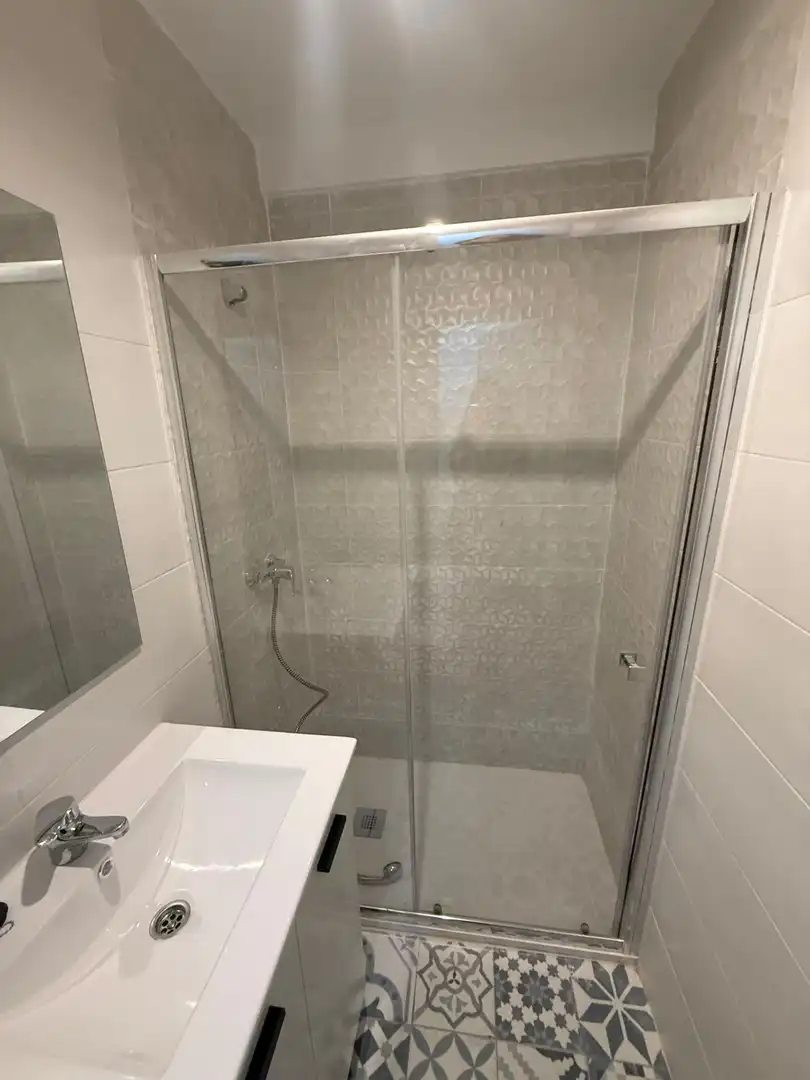 Baño de Piso para compartir en Sur
