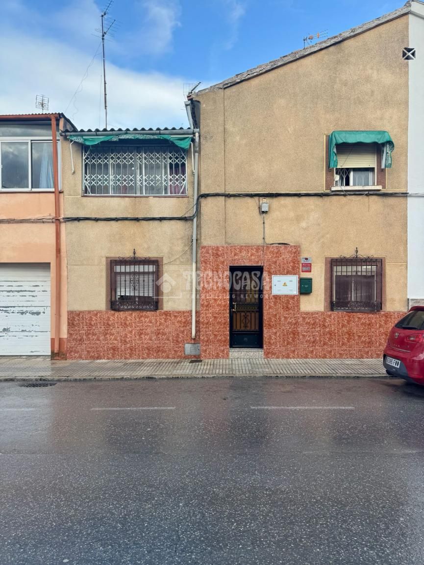 Vista exterior de Casa o chalet en venta en Úbeda