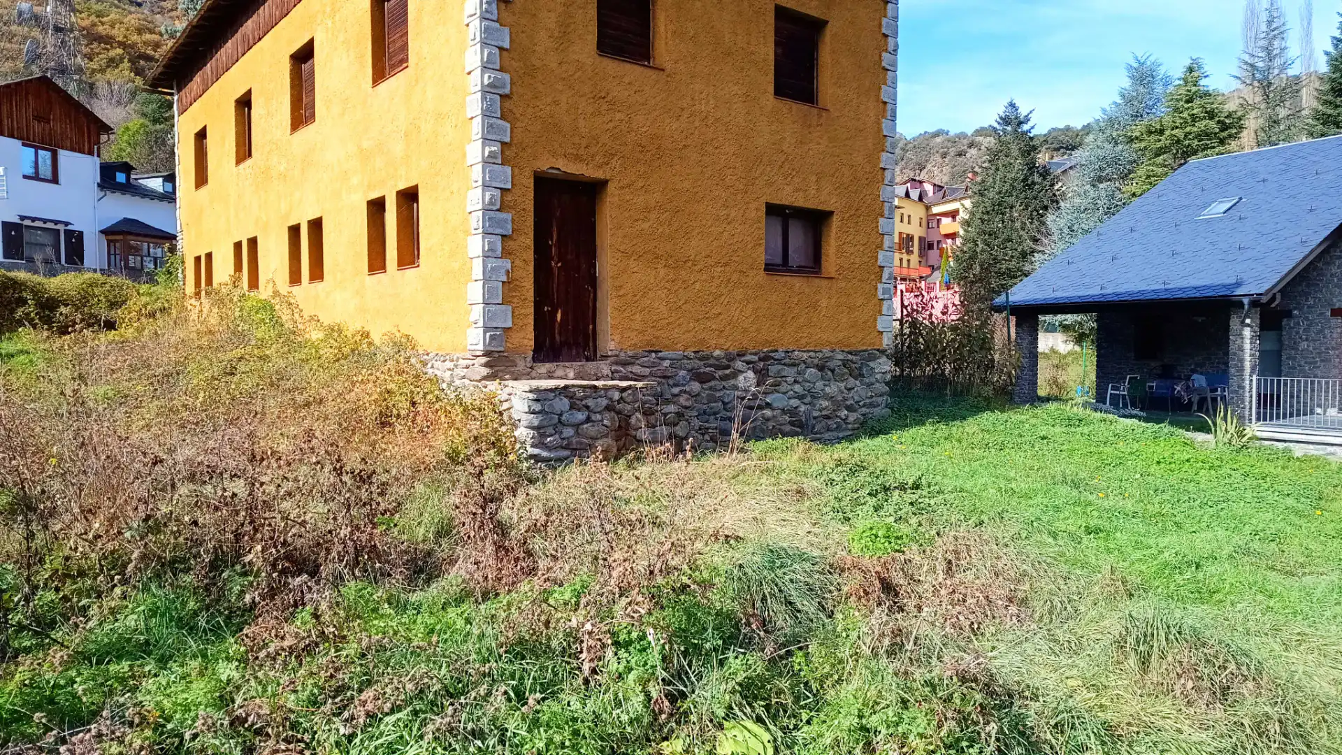 Vista exterior de Casa o xalet en venda en Vall de Cardós amb Jardí privat