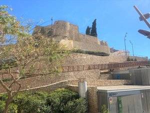 Piso en Alquiler en Calle General Primo de Rivera en Barrio del Centro