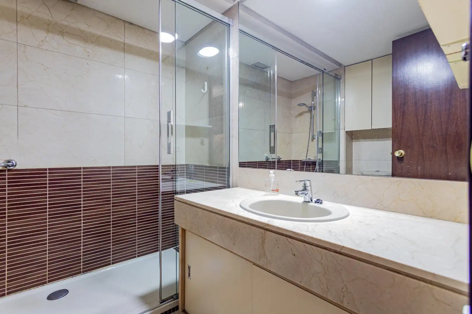 Bathroom of Flat for sale in Madrid  with Heating, Parquet flooring and Community pool