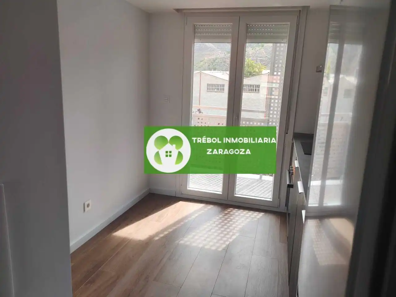 Habitación de Piso en venta en Cadrete con Aire acondicionado, Calefacción y Terraza