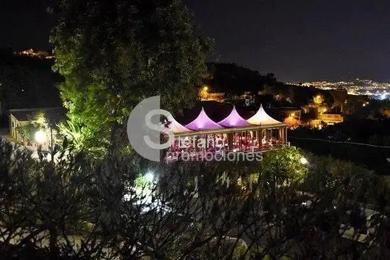 Casa adosada en venda en Málaga amb Jardí privat, Terrassa i Piscina comunitària