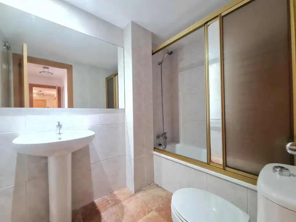 Bany de Pis de lloguer en Girona