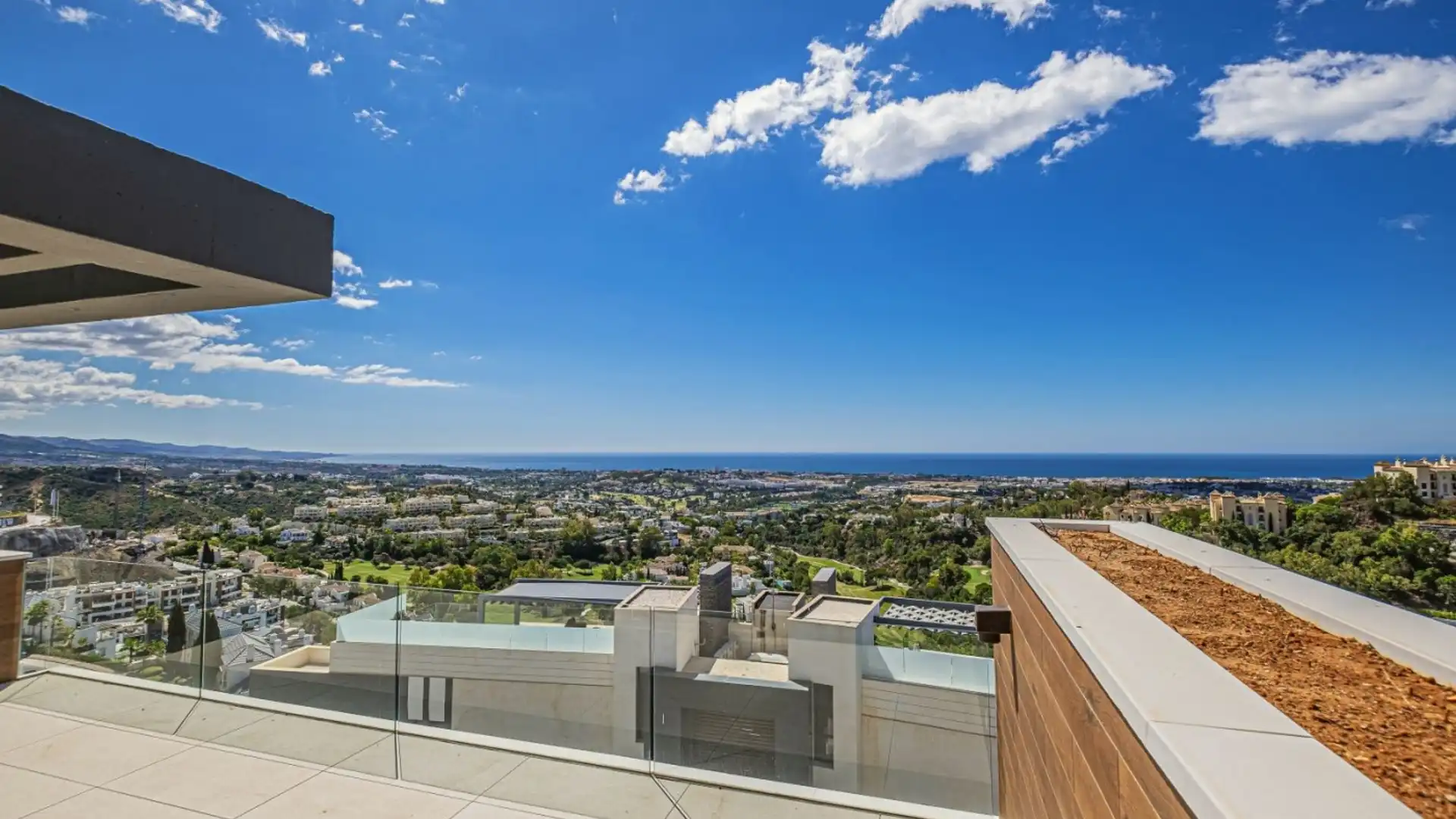 Terrassa de Casa o xalet en venda en Benahavís amb Aire condicionat, Jardí privat i Terrassa
