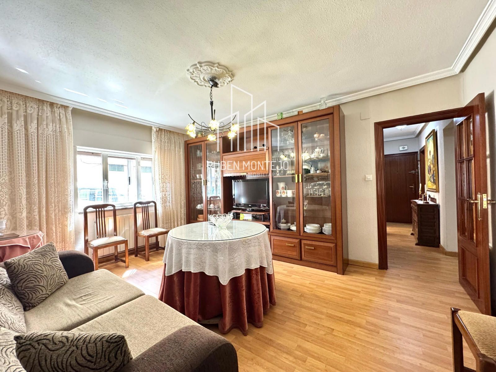 Sala d'estar de Pis en venda en Salamanca Capital amb Calefacció, Parquet i Terrassa